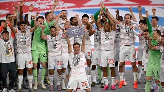 Der FC Bayern feiert die Meisterschaft