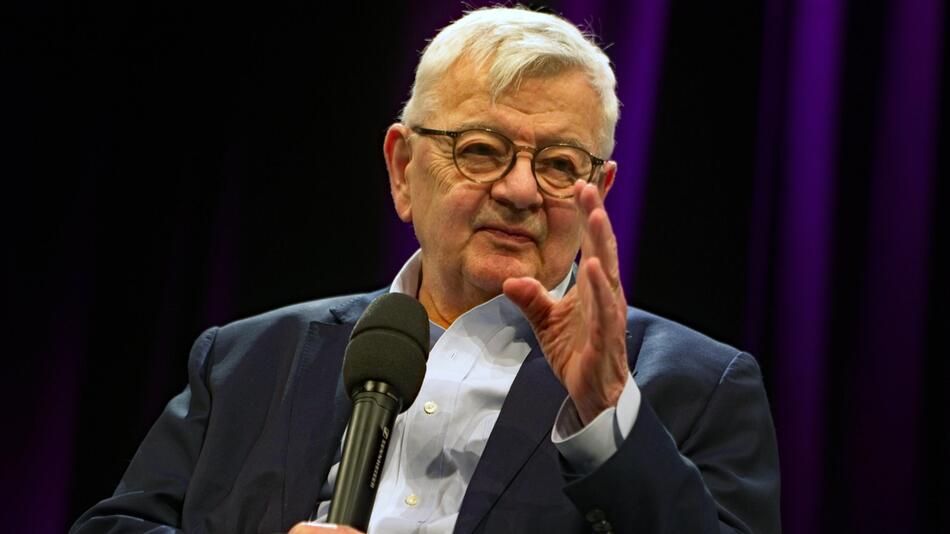 Joschka Fischer "leicht erschrocken" über Äußerungen von Merz
