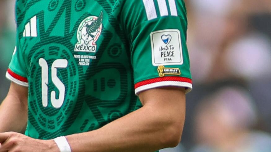 Darum tragen viele WM-Spieler einen "Debut"-Patch