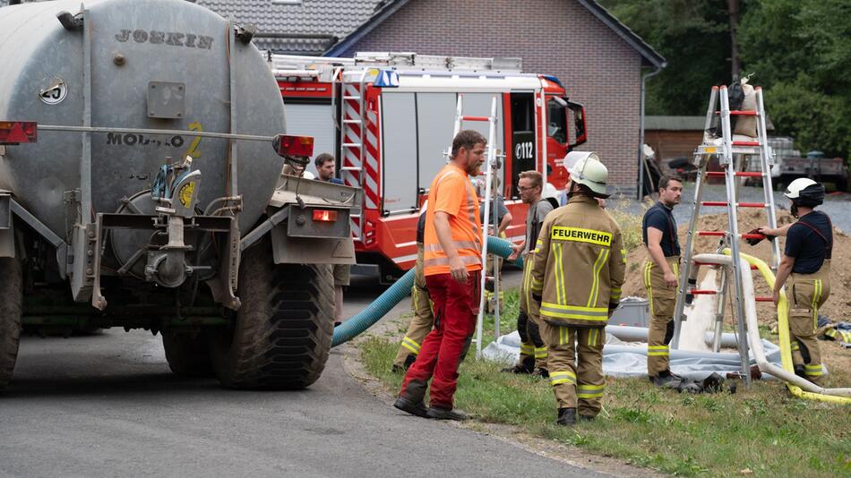 NRW-Gemeinde Monschau bereitet wegen Brand in Belgien Evakuierungen vor