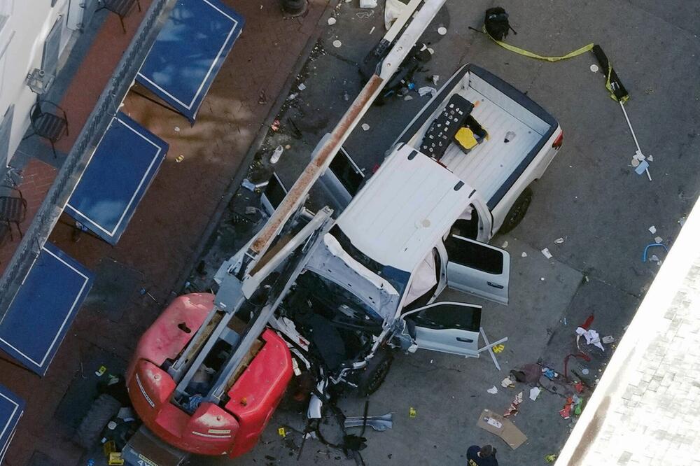 Auto fährt in Menschenmenge in New Orleans