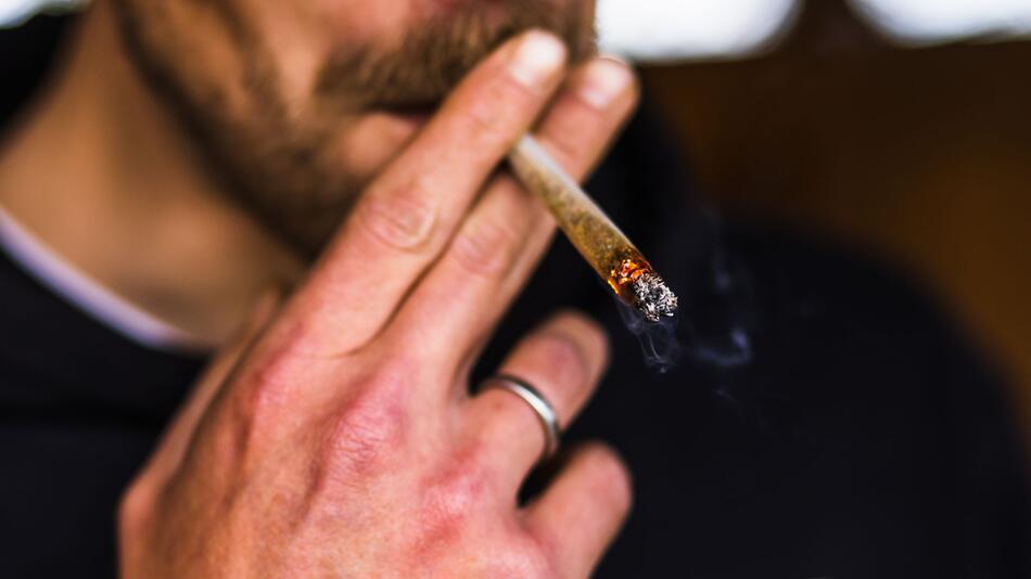 Kabinett - Beschluss der Pläne zur Cannabis-Legalisierung