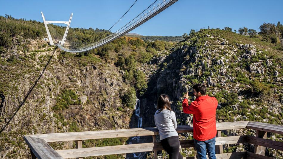 Fussgänger-Hängebrücke in Portugal