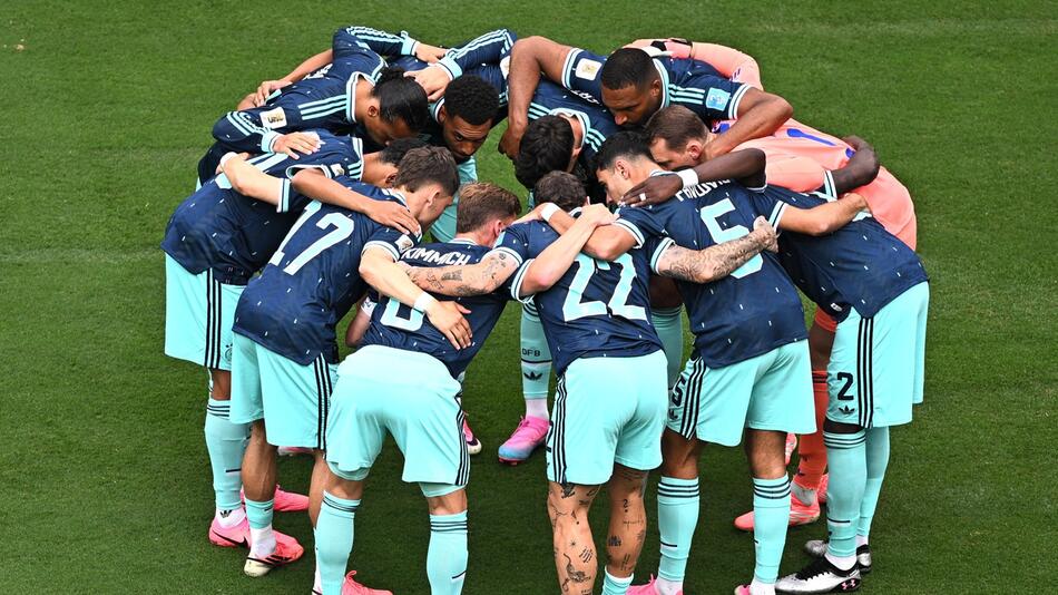 Ungewöhnliche Anstoßzeit: Warum Deutschland heute um 22:30 Uhr spielt