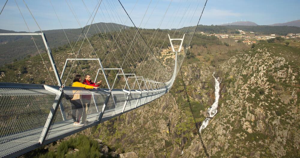 Fussgänger-Hängebrücke in Portugal
