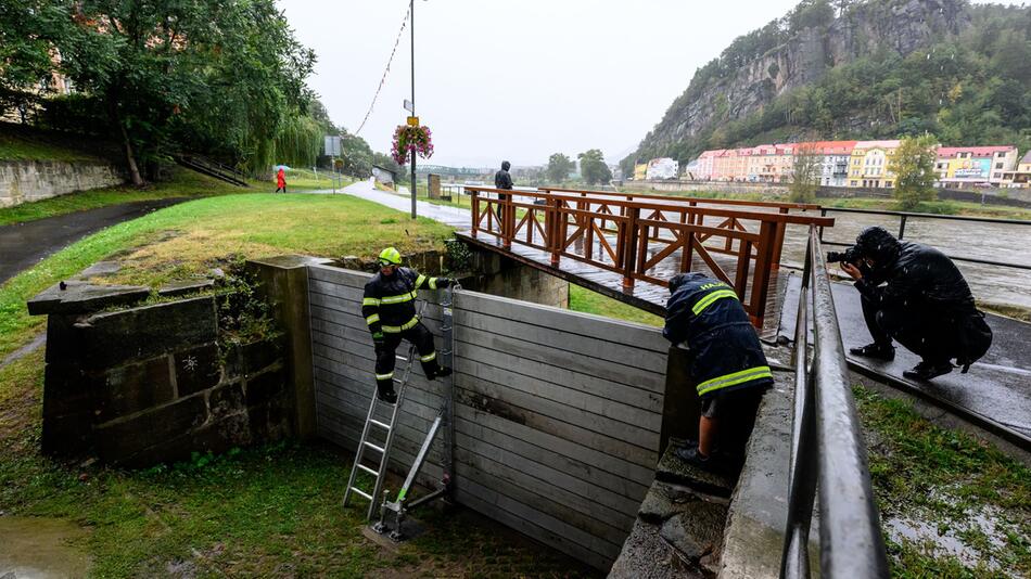 Dauerregen setzt Deutschland zu - Hochwasser in Nachbarländern