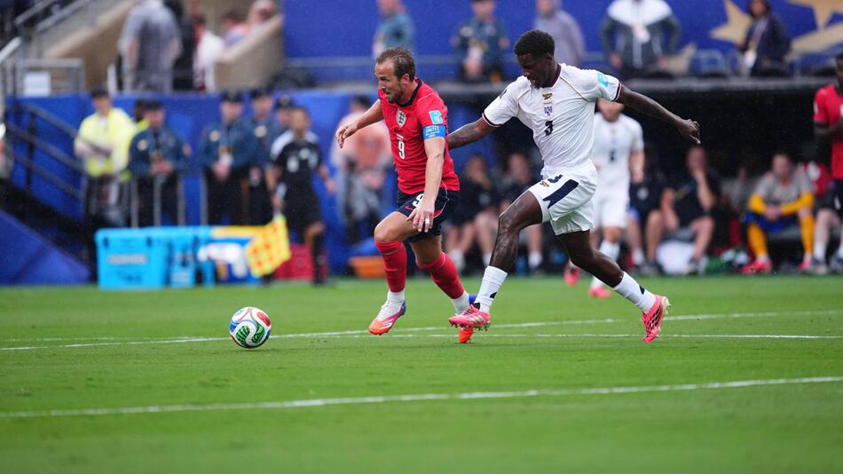 England verliert die Tabellenführung im Fernduell
