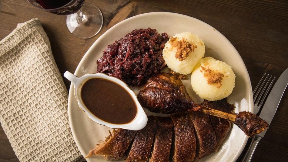 Gänsekeule mit Rotkohl