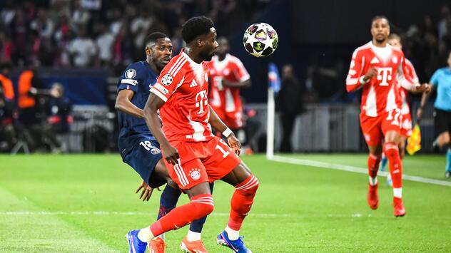 Bayern-Star Alphonso Davies verschuldete den Handelfmeter gegen PSG.