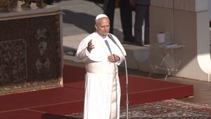 Viral: Papst Leo und die Sneakers, über die jetzt alle sprechen