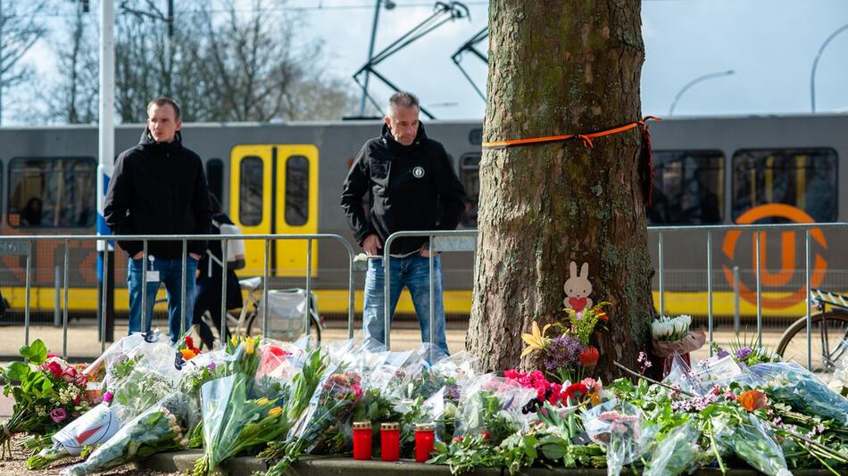 Trauer nach Anschlag in Straßenbahn in Utrecht