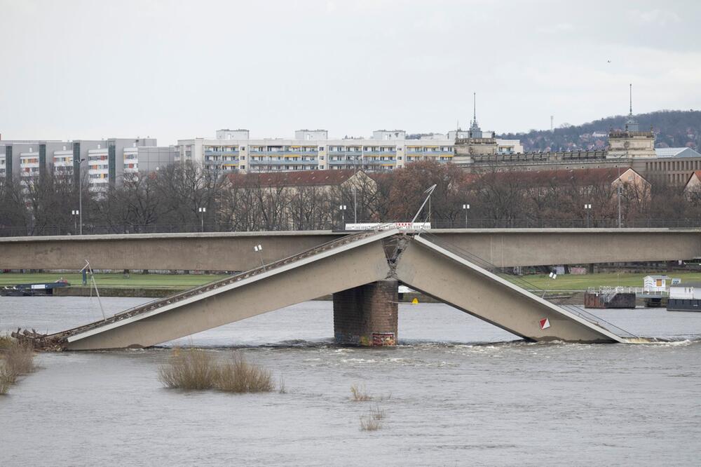 Abrissarbeiten Carolabrücke Dresden