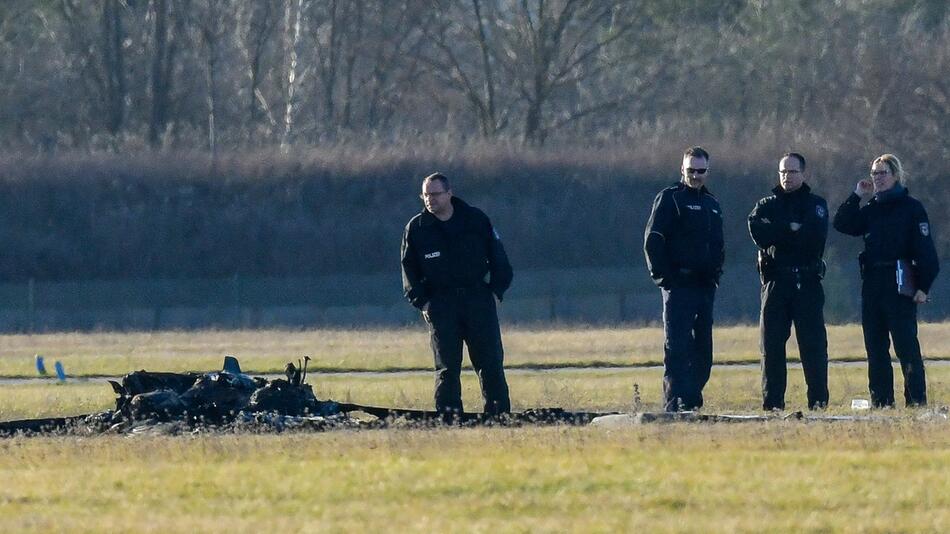 Zwei Tote beim Absturz eines Kleinflugzeugs