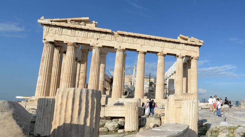 Besucher auf der Akropolis