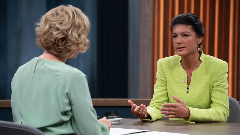 Caren Miosga und Sahra Wagenknecht (BSW)